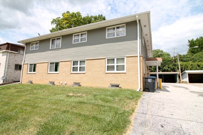 Building Photo - 4527 12th Ave Unit 4