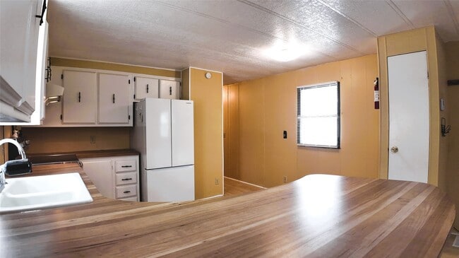 Photo - 251 Oakdale Dr