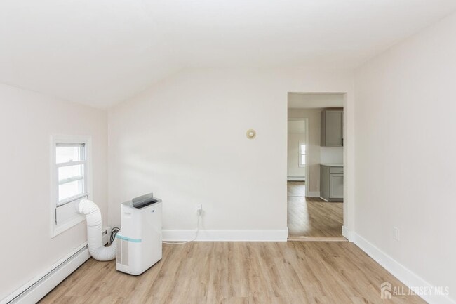 Photo - 176 Manalapan Rd