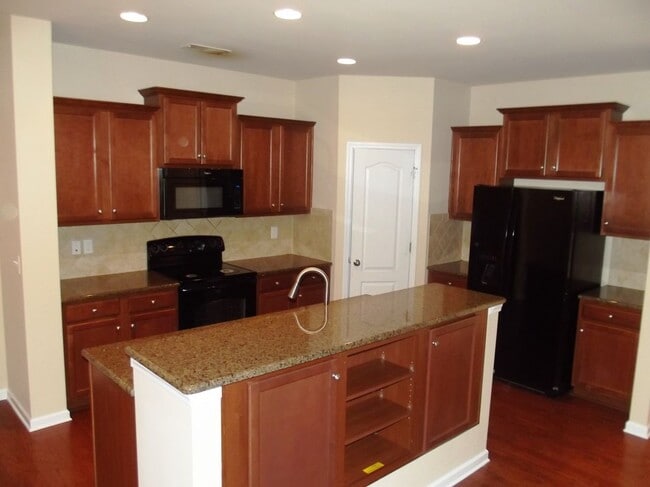 Building Photo - 9982 Evergreen Terrace Drive