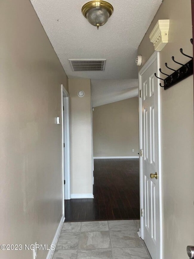 Photo - Welcome to Charlton Road!