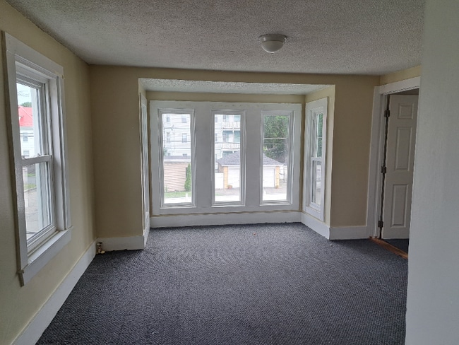 Photo - 96 Calmar St Apartment Unit 2F