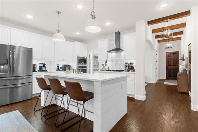 Photo - 853 Field Crossing