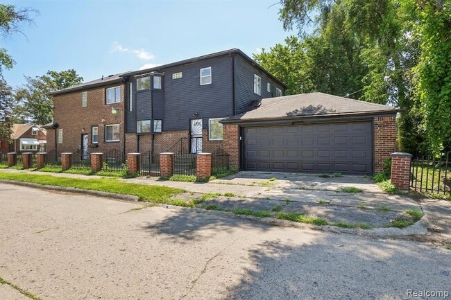 Photo - 19211 Birwood St