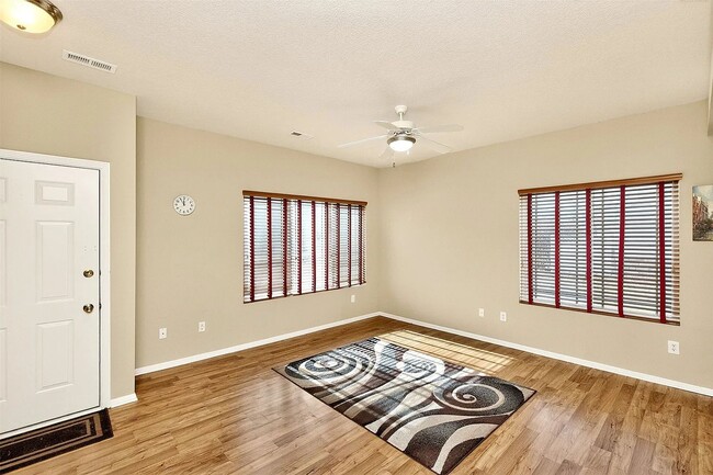 Photo - West Des Moines 3 bedroom 2.5 bathroom Townhome for rent!