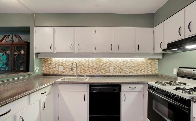 Photo - 5675 Harpers Farm Rd