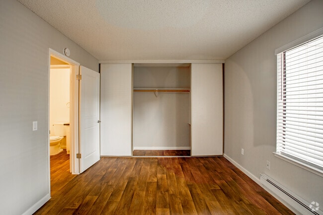 1BR, 1BA - 662SF