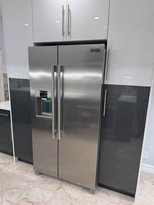 Photo - 59-19 74th St