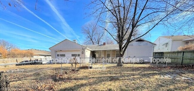 Photo - 2215 SE Kentucky Ave