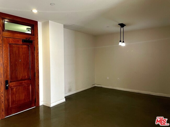 Photo - 315 W 5th St Unit 311