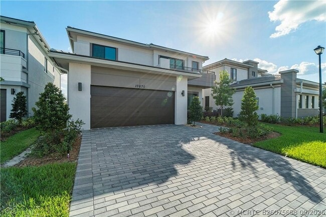 10870 Oceano Wy