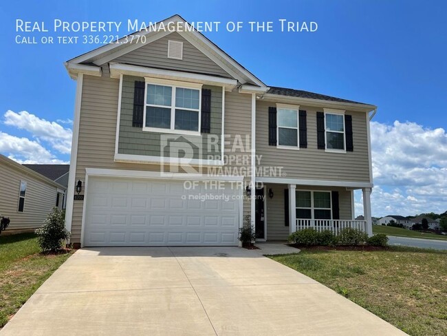 *Move In Special* Beautiful 4 Bedroom / 2.... - *Move In Special* Beautiful 4 Bedroom / 2.... House