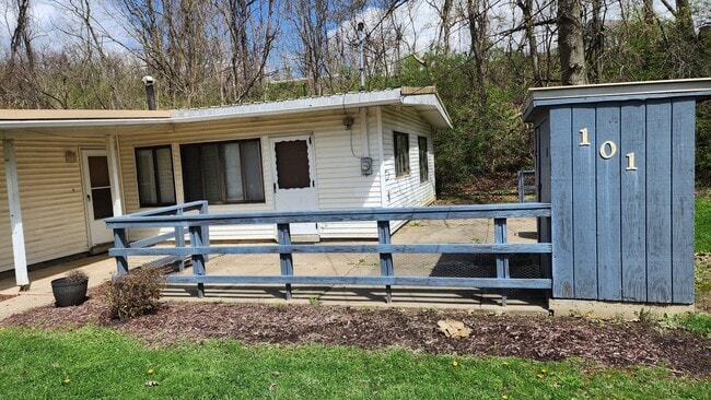 Photo - Three bedroom 1.5 house available for rent May 1 2026!