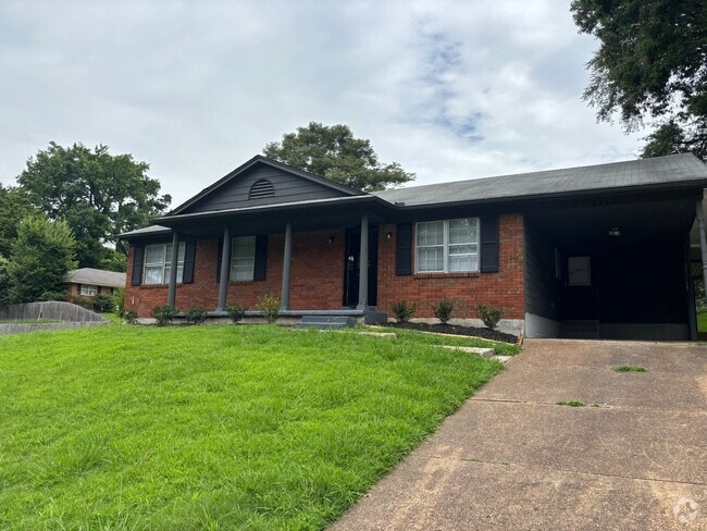 Building Photo - Welcome to this charming 3-bedroom, 1.5-ba... Rental