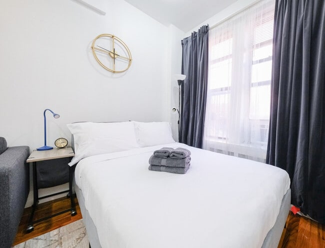 Photo - 310 E 103rd St Unit SI ID1032007P