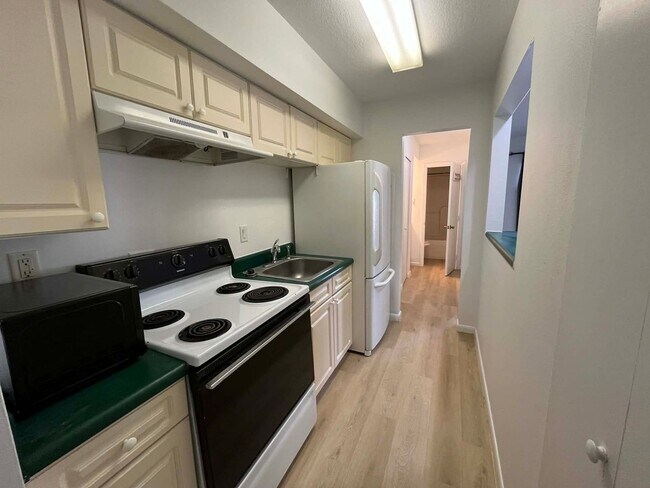 Photo - studio apartment Unit 22302 Vick St #112