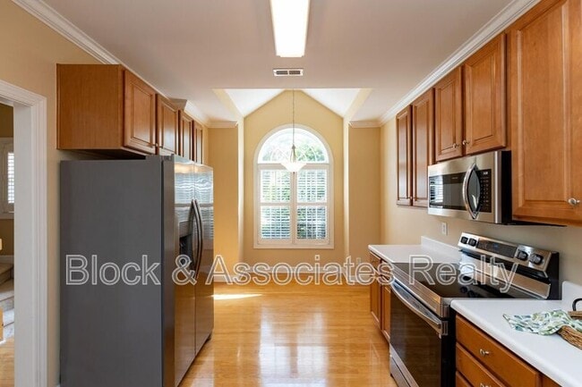 Photo - 2007 White Pond Ct