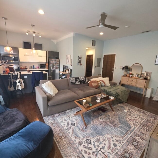 Photo - 2456 N California Ave Unit 2R