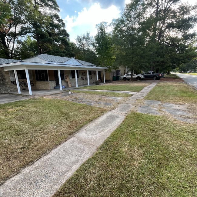 Building Photo - 1907 W 28th Ave
