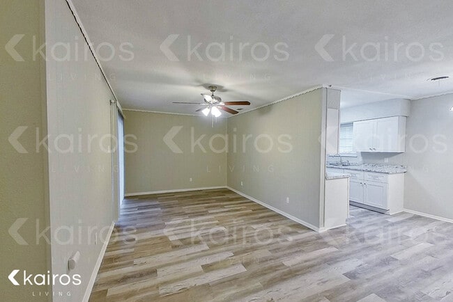 Photo - 914 W Pleasant Run Rd