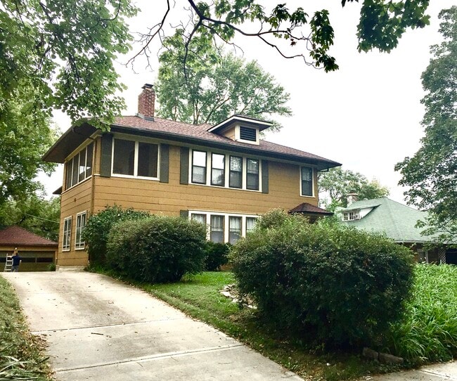 Exterior with detached garage - 5020 Virginia Ave Unit #1