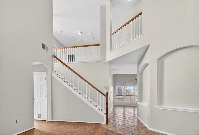 Photo - 770 Whitman Dr