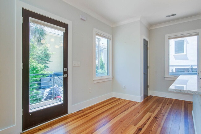 Photo - 21 Charlotte St