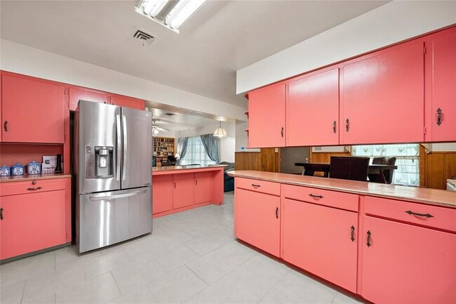 Photo - 202 Avenue J
