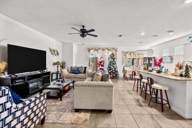 Photo - 6545 NW Oaklawn Way