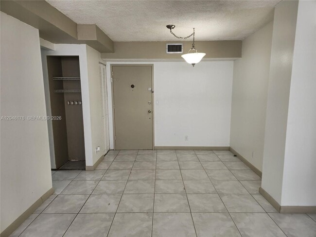 Photo - 2025 NE 164th St Unidad 710