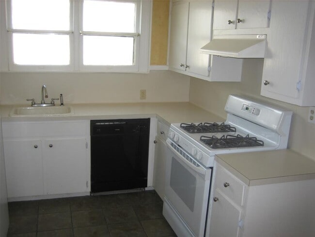 Photo - 4704 Evans Ave