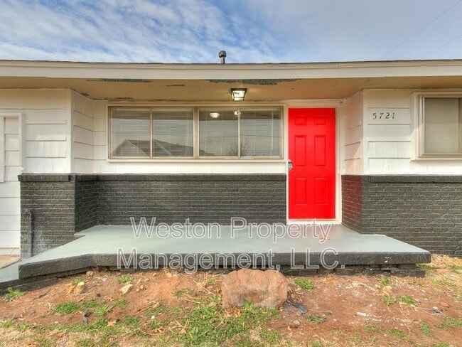 Photo - 5721 SE 8th St