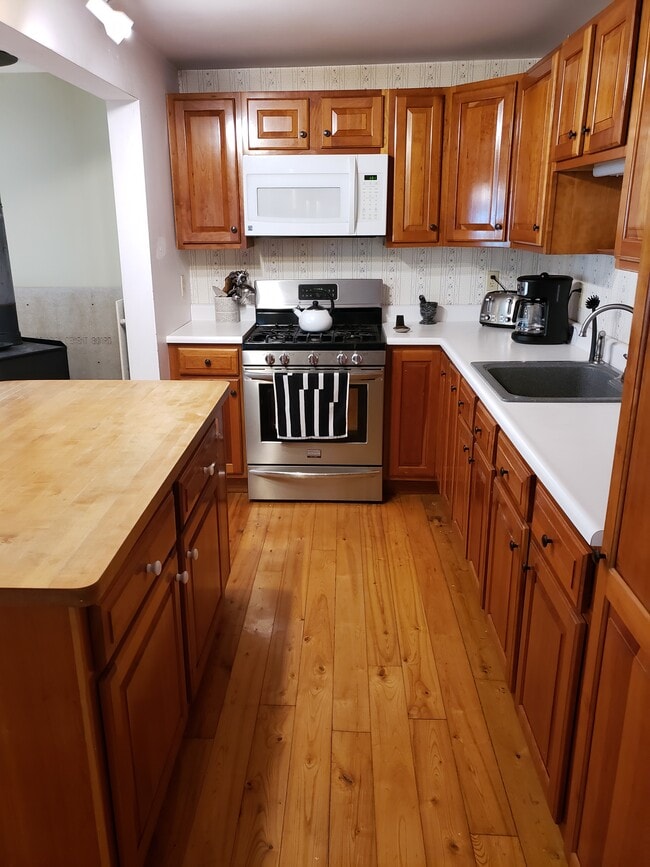 Photo - 363 Lakeview Dr