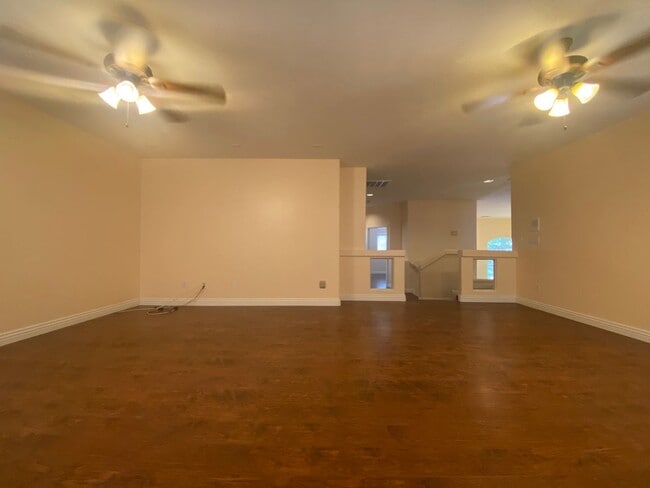 5 Bedroom Home in SouthWest - 5 Bedroom Home in SouthWest