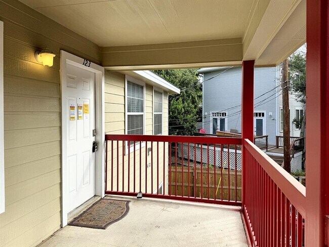 Photo - 412 Burleson St Townhome