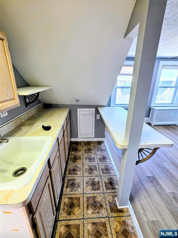 Photo - 245 Beech St