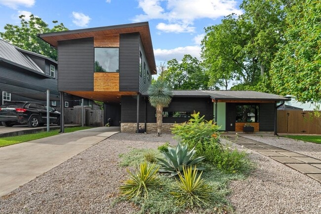 Photo - 3205 Locke Ln