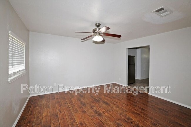 Photo - 115 SE 40th Ave
