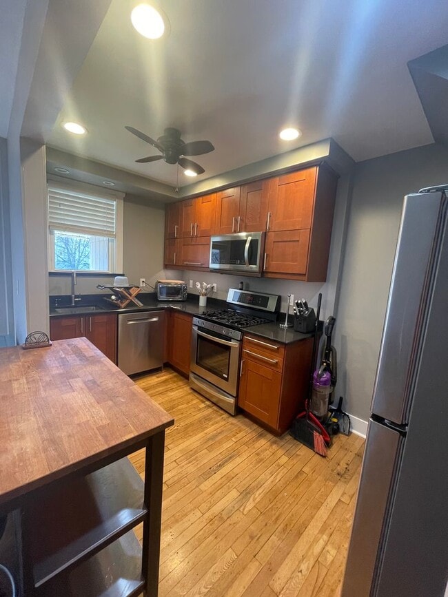 2 bedroom home in Oakland - 2 bedroom home in Oakland