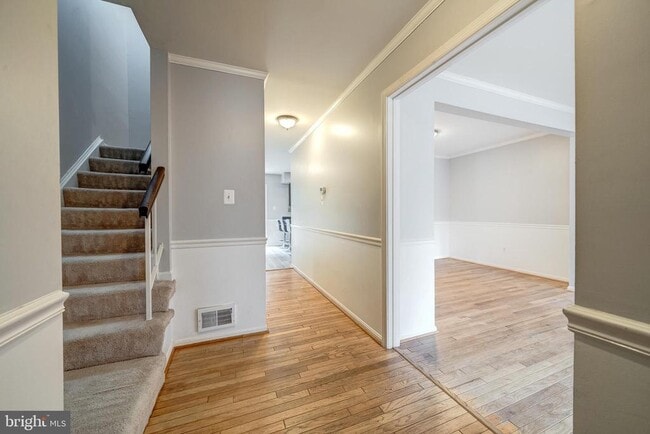 Building Photo - 5465 Cheshire Meadows Way