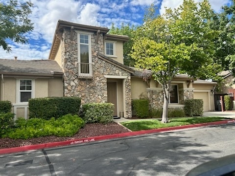 Photo - Immaculate Modern Townhouse in Sought-Afte...