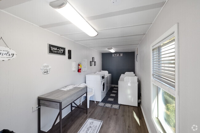 Meadowwood Apartments - Laundry - Meadowwood Apartments