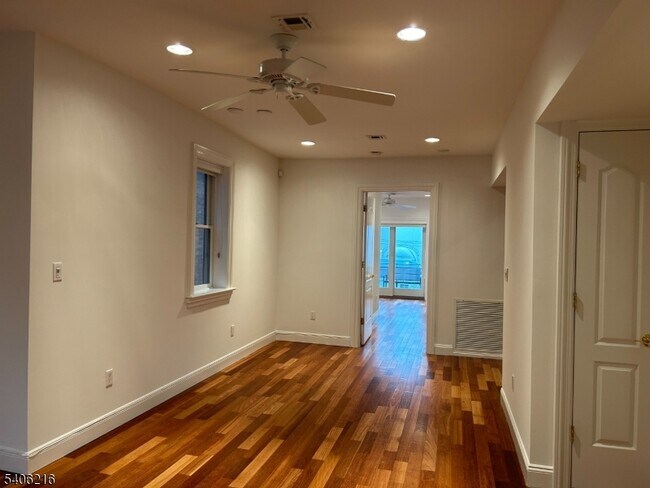 Photo - 94 Walnut St Unit 2