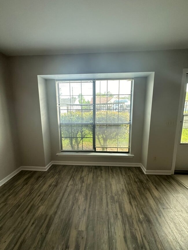 Photo - Daleville!   Close to the FT.  Rucker Gate!!!    LVP DOWNSTAIRS
