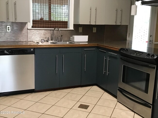 Photo - 108 Billeaud Ln