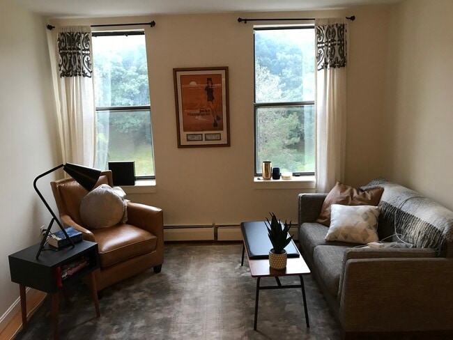 Photo - 1880 Commonwealth Ave Unidad 16