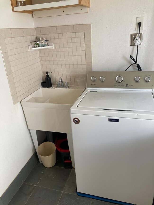 Photo - 3535 Maluhia St