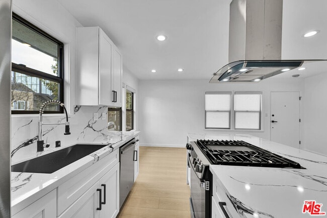 Photo - 926 N Spaulding Ave Unidad 5