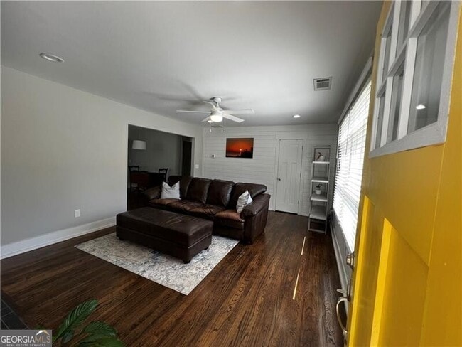 Photo - 1611 Wellswood Dr SE