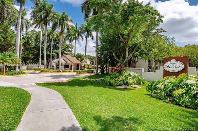 Photo - 14005 SW 91st Terrace Unit 14005